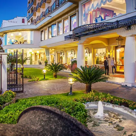 Grand Gallia Hotel 4*