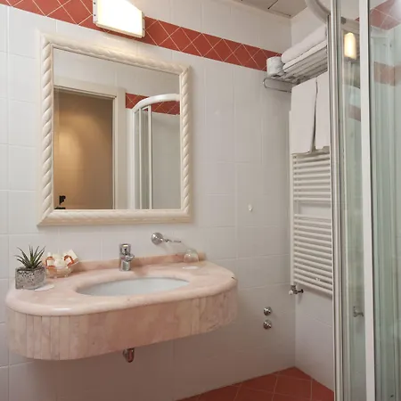 Hotel Grand Gallia 4*