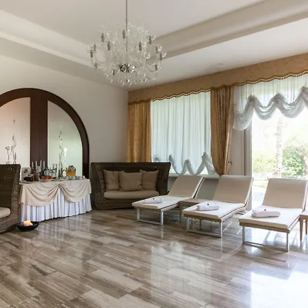 Hotel Grand Gallia 4*